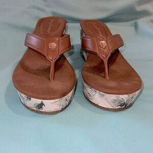 Tommy Bahama Saige Wedge Sandals - EUC - Size 9.